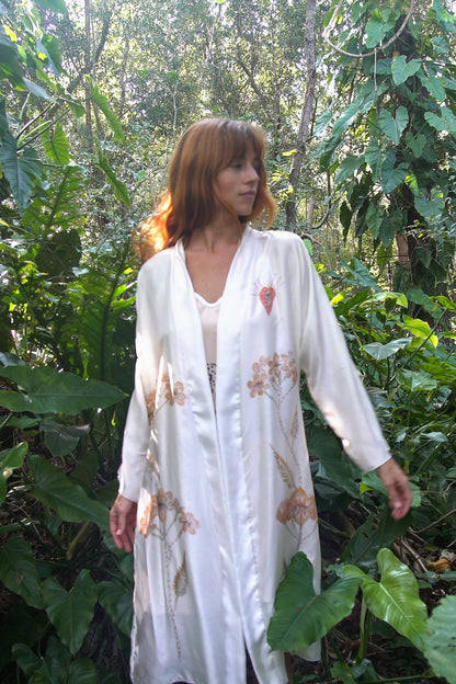 Royal Silk RobeHolding Court IncIntroducing the The Royal Robe in Azulik Flowers, a tailored, bespoke kimono crafted from lightweight silk. Perfect for Summer Fashion, this kimono combines elegancePeignoirThe Royal Silk Robe in Azulik FlowersHolding Court IncHolding Court IncHolding Court Inc